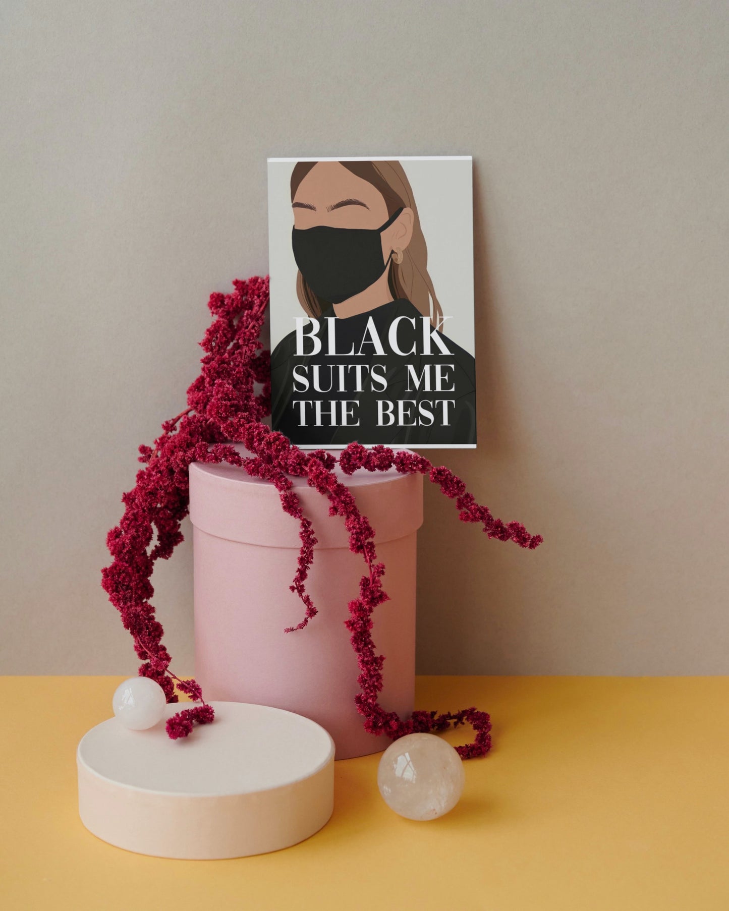 Postkarte - Black suits me the best